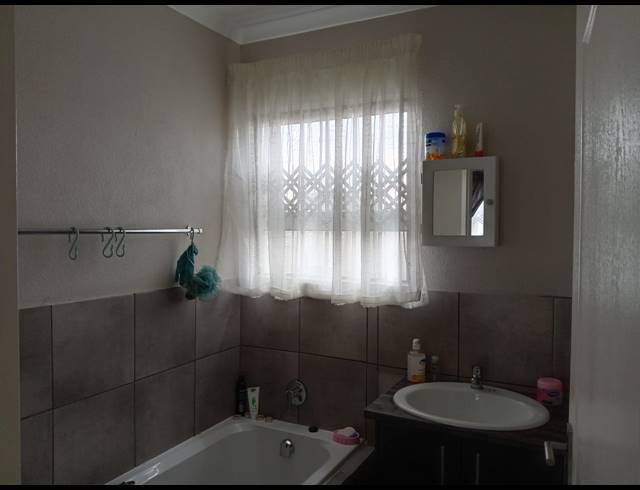 2 BEDROOM FREEHOLD FOR SALE IN DALVIEW
